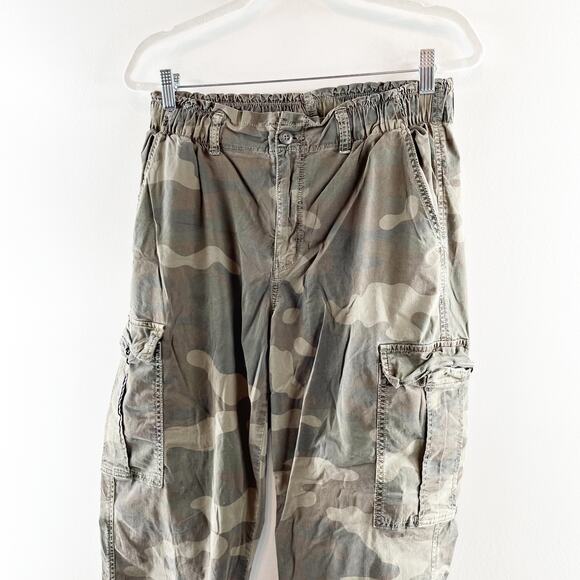 American Eagle Camo High Rise Jogger Cargo Pants Green 10 - Picture 6 of 9